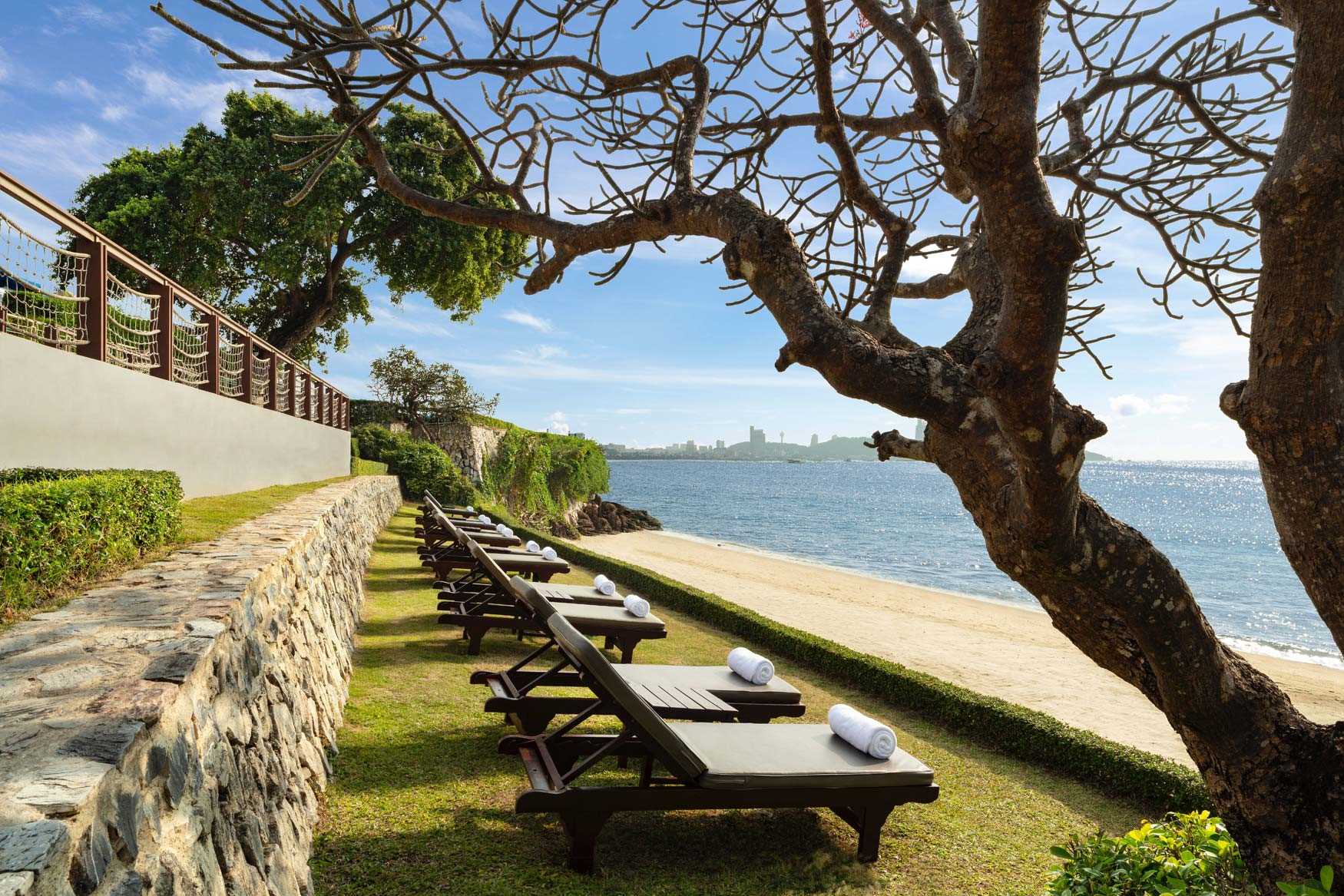 02_Sunlounger_Terrace_Final_low-1750x1167-1.jpg
