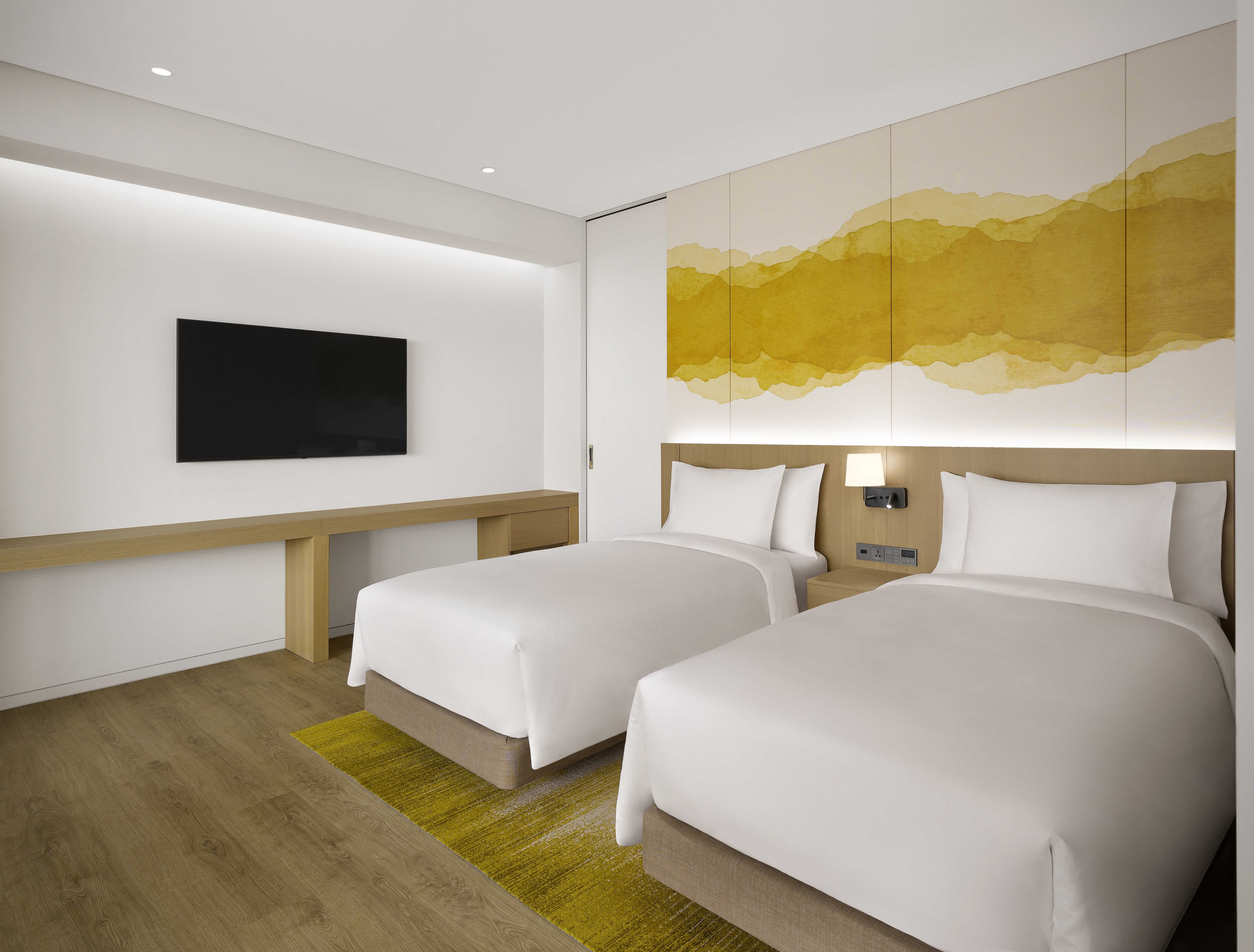 One Bedroom Suite(2).JPG