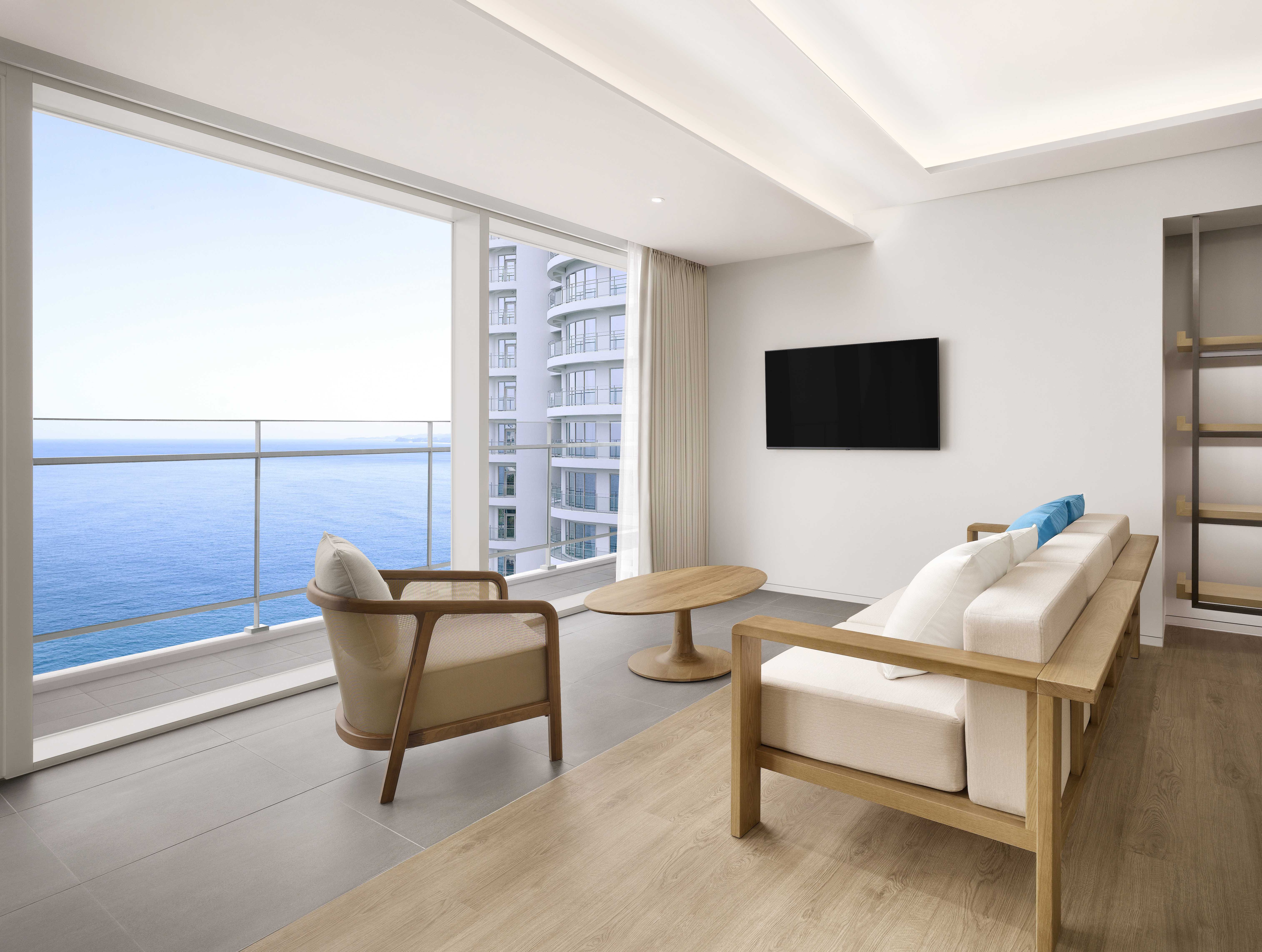 One Bedroom Suite(3).JPG