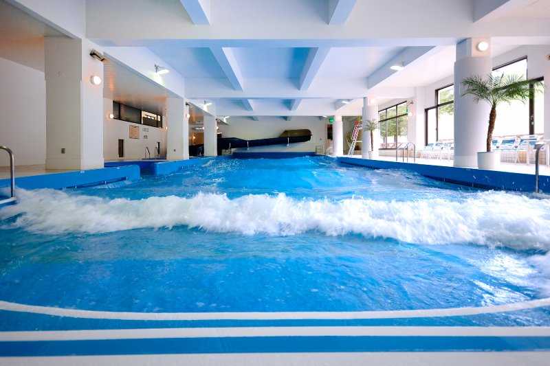 indoor-pool_topics1