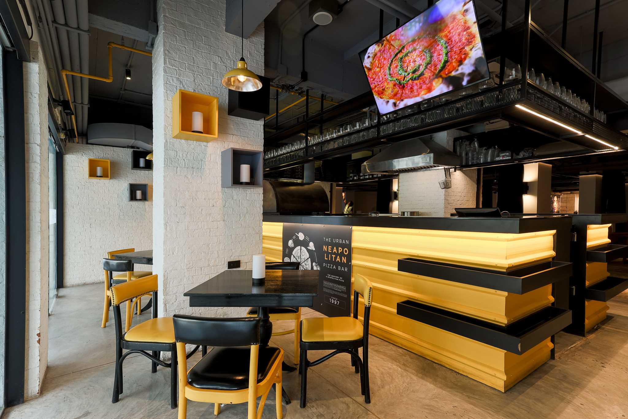 Scoozi Pizza_Radisson RED Phuket Patong Beach.jpg